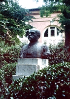 Statue Maurice HAURIOU, Anciennes facultés, jardins